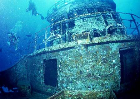 wreck_diving_001.jpg